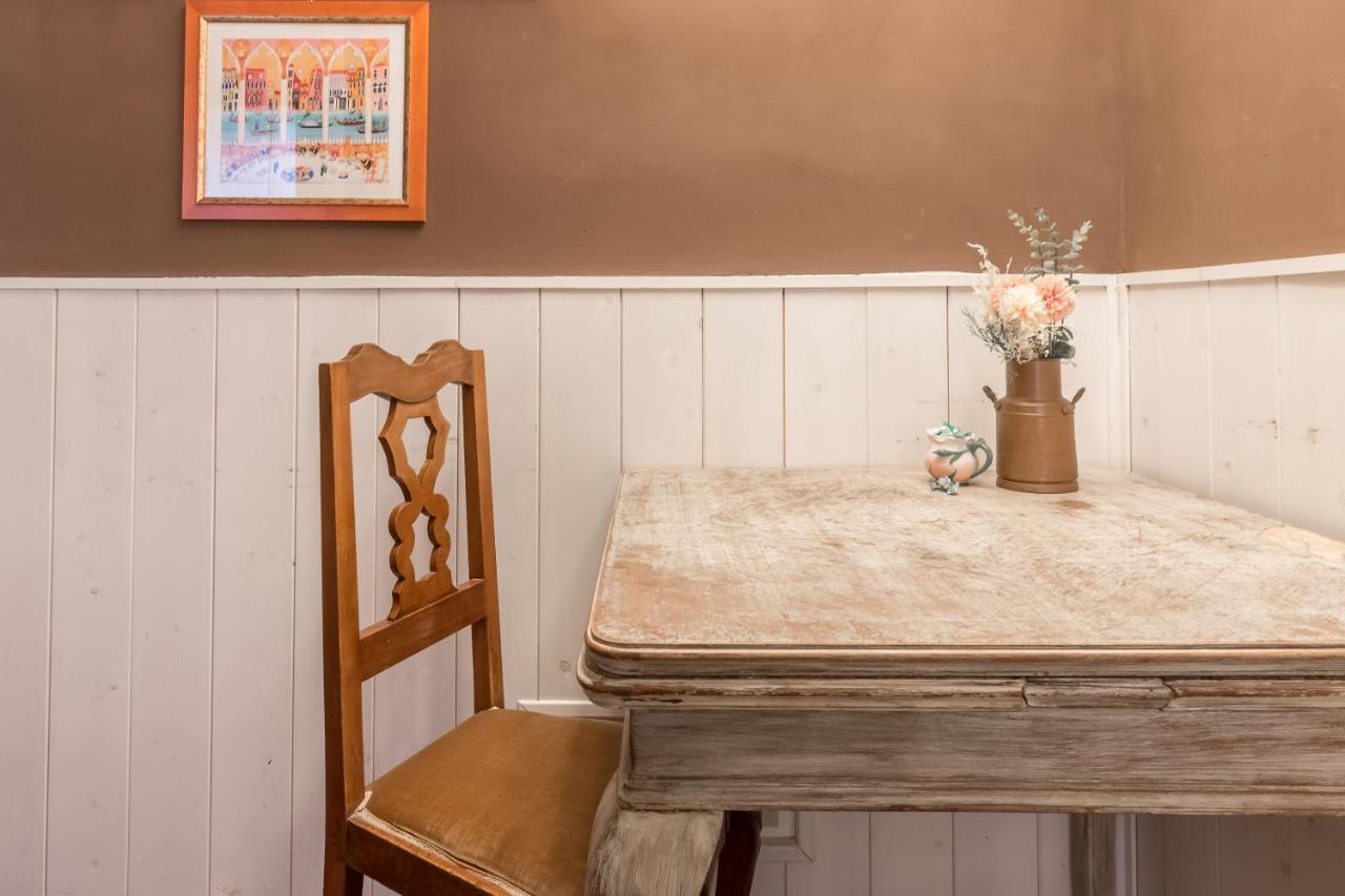Ca Falier Piccolo - Little Sweet Studio In 10-12 Minutes From Bus&Train Station Appartement Venetië Buitenkant foto